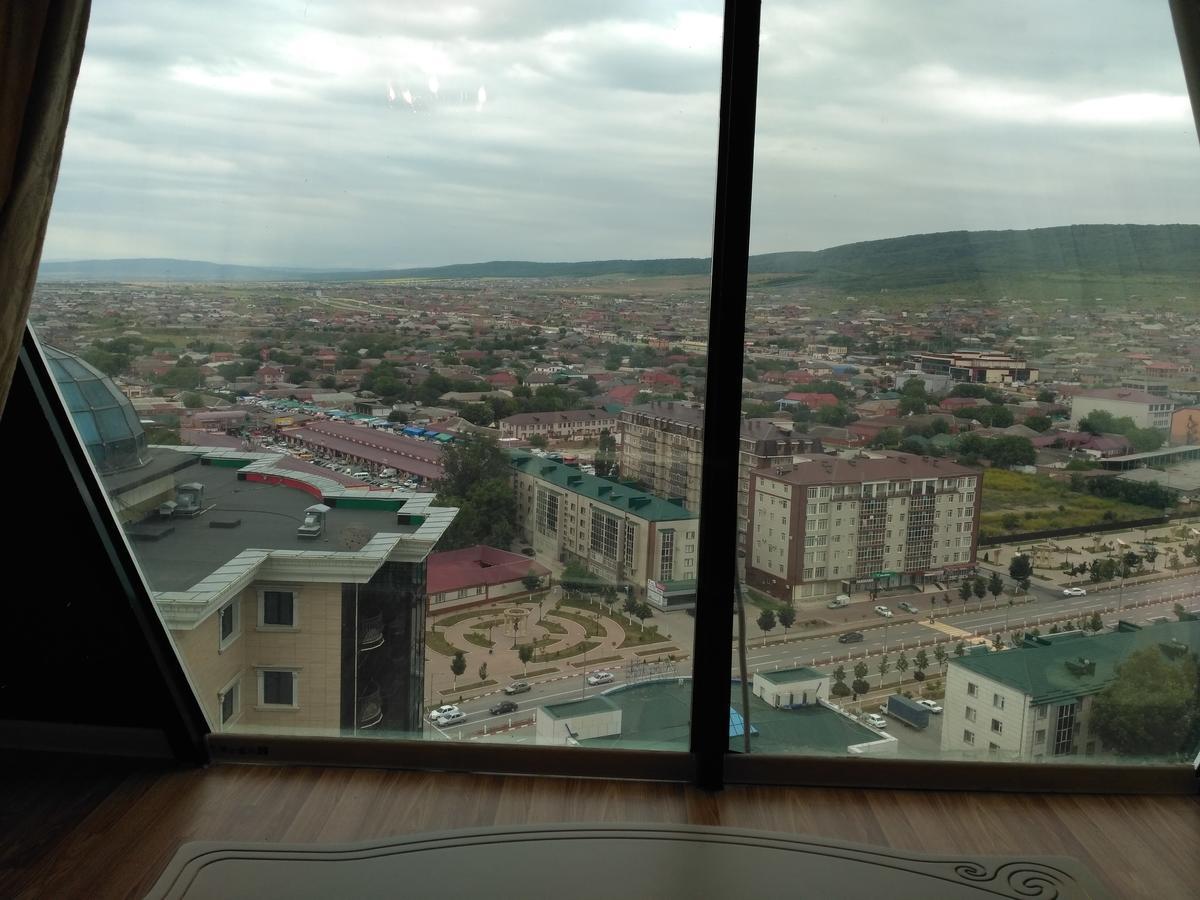 Hotel Kavkaz Gudermes エクステリア 写真