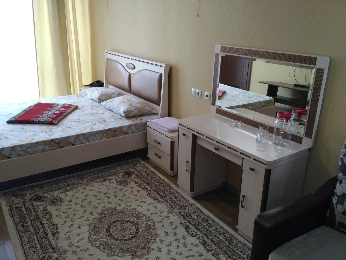 Hotel Kavkaz Gudermes エクステリア 写真